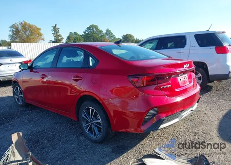 2024 Kia Forte Lxs z USA, uszkodzony, nr VIN 3KPF24ADXRE804128